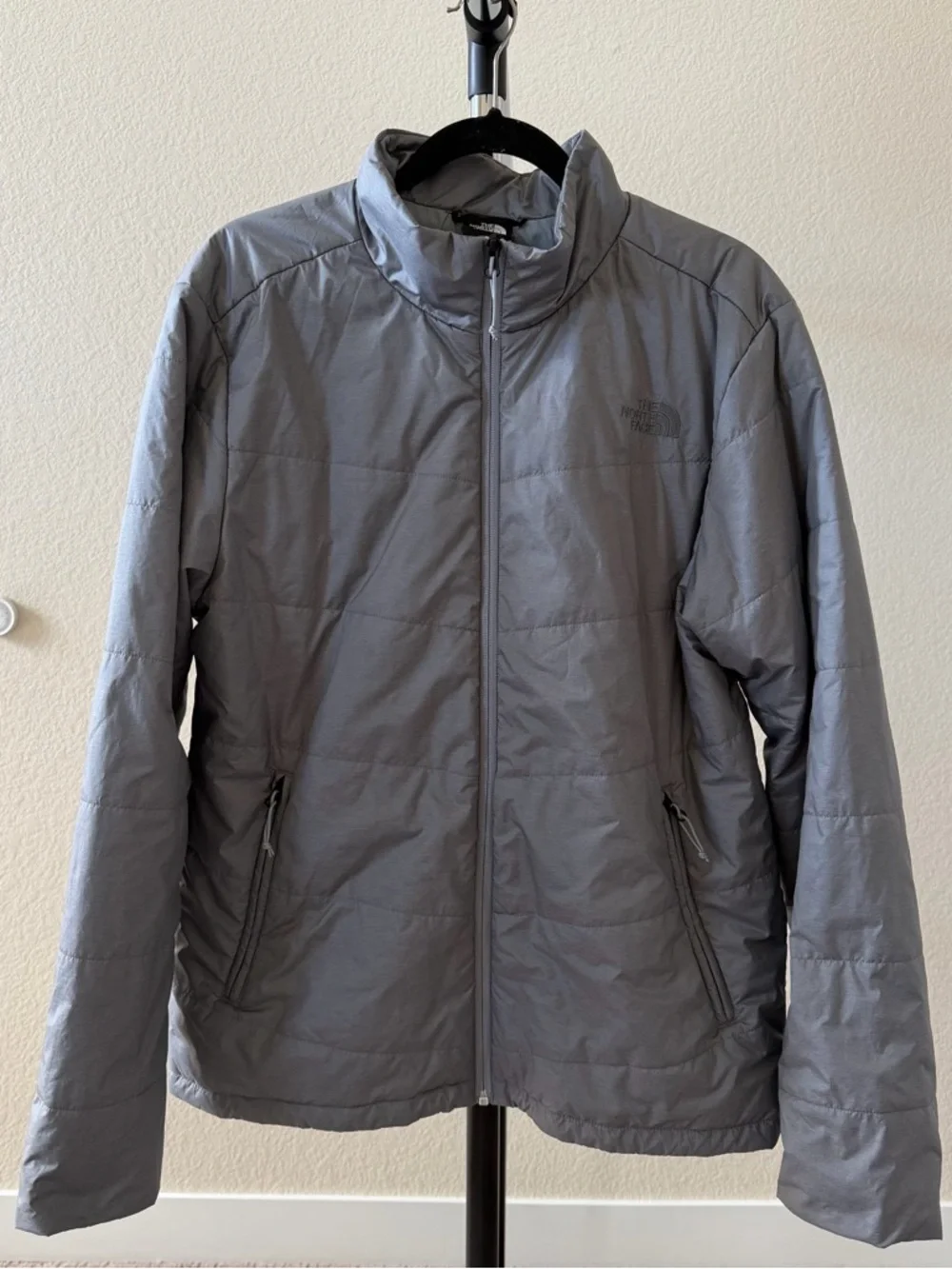 The North Face Men's Light Gray Quilted Puffer Jacket - Picture 1 of 7